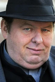 Pfarrer Braun (Ottfried Fischer) wird auf die Ostseeinsel Usedom versetzt.