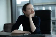 Alice (Andrea Riseborough) hat im Leben alles erreicht. Sie verdient als Finanzmaklerin Unmengen an Geld, hat ein exklusives Leben - aber irgendetwas fehlt, um sich wirklich glücklich zu fühlen.