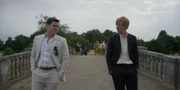 Jack (Domhnall Gleeson, r.) trifft auf Danny (Tommy McDonnell, l.), den Bräutigam von Alice – doch anstatt Groll zu hegen, reagiert er überraschend verständnisvoll.