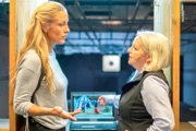 v.li.: Penny Lanz (Lilian Klebow), Dr. Henriette Wolf (Brigitte Kren).