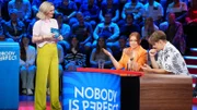 Moderatorin Ariane Alter (li.) mit den Kandidaten Janina und Jochen