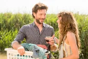 Álvaro Morte (Óscar), Irene Arcos (Veronica).