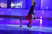 ACHTUNG SPERRFRIST! Die Veröffentlichung dieses Motives ist für alle ONLINE-MEDIEN (außer Programm-Presse) erst ab dem 10.06.2025 frei. Charlotte "Charlie" (Shaolyn Fernandez) und Milan (Vitali Huk) laufen ihre Kür. +++ Die Verwendung des sendungsbezogenen Materials ist nur mit dem Hinweis und Verlinkung auf RTL+ gestattet.