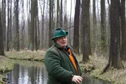 Spreewaldförster Karl-Heinz Funda ist stolz auf sein Erlenwald-Revier.