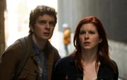 L-R: Alec Sadler (Erik Knudsen), Emily (Magda Apanowicz)