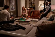 Sarah Snook als Shiv Roy, Alan Ruck als Connor Roy.