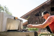 Angestellter bei Ernte und Waschen am Lumpererhof