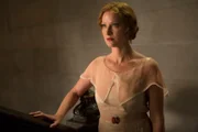 Gillian Darmody (Gretchen Mol)