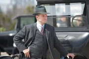 Elias Thompson (Shea Whigham)
