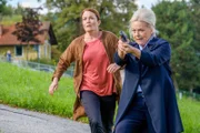 Im Bild (v.li.): Lisa Hörtnagl (Alina Scherenberger), Brigitte Kren (Dr. Henriette Wolf).