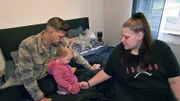 Lavinia erwartet ihr zweites Kind, das per geplantem Kaiserschnitt zur Welt kommen soll. Trotz Nervosität vor dem Eingriff sind Lavinia und ihr Verlobter Tim aufgeregt und besorgt über die bevorstehende Geburt ihres Sohnes.