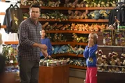 L-R: Will Cooper (Taran Killam) and Sophie Cooper (Marlow Barkley)