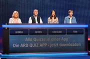 Die Kandidat:innen (v.l.n.r. am Panel): Gloria Mathern, Armin Hink, Karoline Stiblewski und Tom Schäfer.