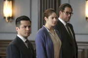 (v.l.n.r.) Benny Colón (Freddy Rodriguez); Laura Allen (Emily Tremaine); Jason Bull (Michael Weatherly)