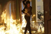 Kann Dr. Alexx Woods (Khandi Alexander) noch rechtzeitig aus dem brennenden Gebäude fliehen?