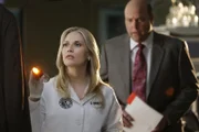 Calleigh Duquesne (Emily Procter, l.) und Tripp (Rex Linn, r.) machen spannende Entdeckungen bei ihren Ermittlungen ...