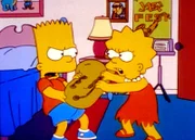 Bart hat die Nase voll von Lisas Gedudel. Wütend stürzt er in ihr Zimmer, um ihr das Saxophon wegzunehmen. Dabei geht das Instrument kaputt.