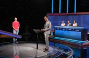 Moderator Alexander Bommes (2.v.l.) mit den Kandidat:innen: Thomas Müller (l.), Nadine Schaper (3.v.r.), Leon Werner (2.v.r.) und Simone Bädje (r.).