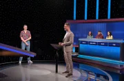 Moderator Alexander Bommes (2.v.l.) mit den Kandidat:innen: Tim Kuppler (l.), Stella Kunkel (3.v.r.), Hans-Jörg Heitmann (2.v.r.) und Kara Gliem (r.).