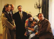 v.li.: Staatsanwältin Glaser (Britta Schmeling), Dr. Duhler (Klaus Schindler), Oberstaatsanwalt Lotze (Henry van Lyck), Jara Dvorak (Roswitha Dost), Gina Tomarelli (Cora Post), Kommissar Kehler (Wolfgang Bathke).