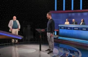 Moderator Alexander Bommes (2.v.l.) mit den Kandidat:innen: Reiner Schreiber (l.), Celina Dienstag (3.v.r.), Jörg Hoffmann (2.v.r.) und Patricia Ginetto (r.).