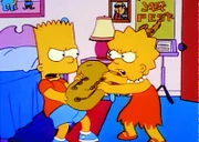 L-R: Bart und Lisa Simpson
