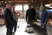 (v.l.n.r.) NCIS Special Agent Castor (Duncan Campbell); Sam Hanna (LL Cool J); G. Callen (Chris O'Donnell)