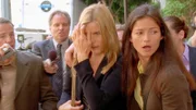 Ein gefundenes Fressen für die Presse: Ist Jordan (Jill Hennessy, r.) die neue Geliebte der bekannten Radiopsychologin Lisa Fromer (Mariel Hemingway)?