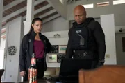 Jane Tennant (Vanessa Lachey, l.); Sam Hanna (LL Cool J, r.)