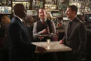 Ray Holt (André Braugher, l.); Jake Peralta (Andy Samberg, r.)