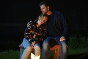 Käthe und ich – Verbotene Liebe Trost in der Nacht: Paula Kalenberg als Ina Meyrose, Christoph Schechinger als Psychologe Paul Winter