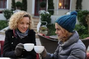 Natascha (Melanie Wiegmann, l.); Marlene (Lucy Scherer, r.)