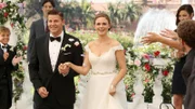Booth (David Boreanaz) und Brennan (Emily Deschanel) haben sich endlich das Ja-Wort gegeben und werden von ihren Familien und Freunden gefeiert. Die Verwendung des sendungsbezogenen Materials ist nur mit dem Hinweis und Verlinkung auf TVNOW gestattet.