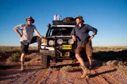 ARD/NDR AUSTRALIEN (3), "Das Abenteuer", am Sonntag (26.04.15) um 16:30 Uhr im ERSTEN. Downunder: Tierfilmer Thoralf Grospitz (l.) und Jens Westphalen (r.) drehten über drei Jahre hinweg für die fünfteilige Naturfilmreihe „Australien“.