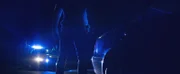 Silhouette einer Person im Blaulicht   +++
