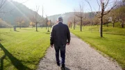 Eine bislang in Österreich weitgehend unbekannte Betrugsmasche breitet sich derzeit rasant aus: Bei Haustürgeschäften werden älteren Menschen vermeintlich wertvolle Buchdrucke zu horrenden Preisen verkauft.