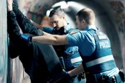 Das Polizei-Team stellt den Täter: Sebastian Obermeier (l.) und Dominik Muders.