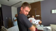 Der stolze Vater Peter