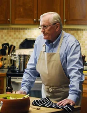 Die Abende zusammen mit der ganzen Familie genießt Henry (Len Cariou) ganz besonders ...