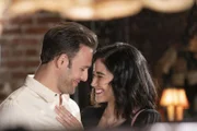 Eddie Diaz (Ryan Guzman, l.): Marisol (Edy Ganem, r.)