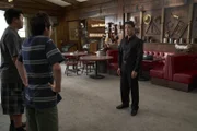 (v.l.n.r.) Eddie Huang (Hudson Yang); Emery Huang (Forrest Wheeler); Louis Huang (Randall Park)