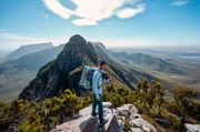Der Stirling Range Ridge Walk – Eike Köhler wandert mit seiner Freundin auf einem der härtesten Trails Westaustraliens, mit Ausblicken, die jede Anstrengung wert sind.