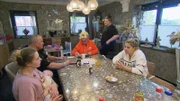 Die Vierfach-Taufe steht kurz bevor und deswegen sind alle Familienmitglieder in Ratheim versammelt.
