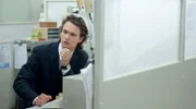 Jake (Ansel Elgort) behauptet sich immer besser.