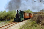 Auf der 8 Kilometer langen Museumsbahnstrecke zwischen Dünen und Stränden, rund 40 km von Rotterdam entfernt. All die vorgestellten Raritäten sind in Ouddorp zuhause.