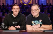 Rateteam-Kapitän Elton (r.) mit Profi-Fußballspieler Max Kruse (l.).