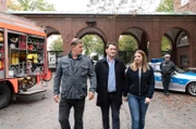 Die Lübecker Ermittler, v.l.n.r. Finn (Sven Martinek), Lars (Ingo Naujoks), Nina (Julia Schäfle), haben einen neuen Fall: Der Direktor eines renommierten Lübecker Gymnasiums starb im Chemieraum auf qualvolle Weise an einer Chlorgasvergiftung. Alles deutet auf Mord.