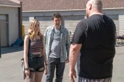 (v.l.n.r.) Claire Wilkes (Anja Savcic); Sam Loudermilk (Ron Livingston); Ben Burns (Will Sasso)