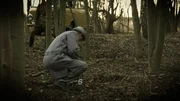 Ein Team von Kriminaltechnikern sichern den Tatort. Ein Team von Kriminaltechnikern sichern den Tatort.