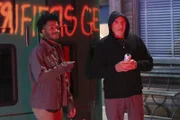 Franco (Jermaine Fowler, l.); Arthur (Judd Hirsch, r.)